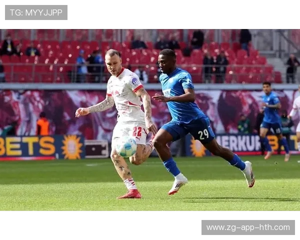 德甲莱比锡中场截断并转攻，门前把握率高